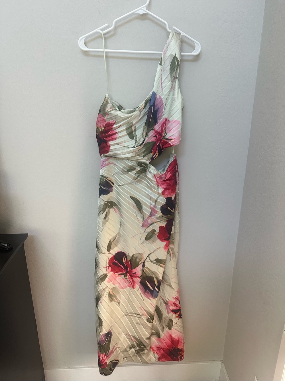 Abercrombie & Fitch One Shoulder Floral Green Pleated Gisele Cutout Maxi Dress - Picture 12 of 14